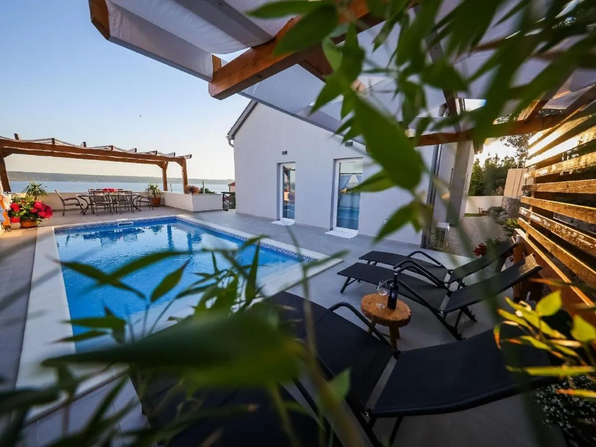 Lovely Holiday Home With Private Swimming Pool Maslenica 0*,